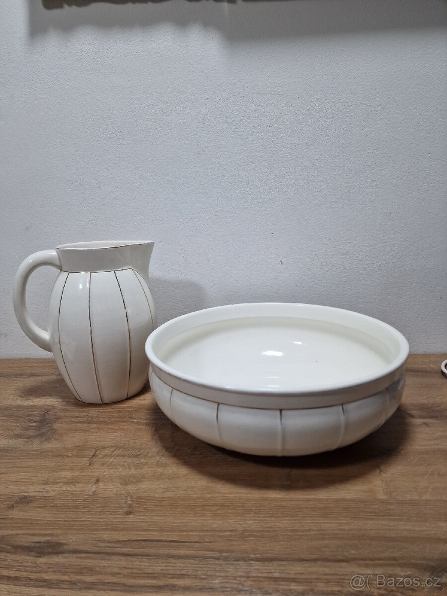 Porcelánová sada na mytí