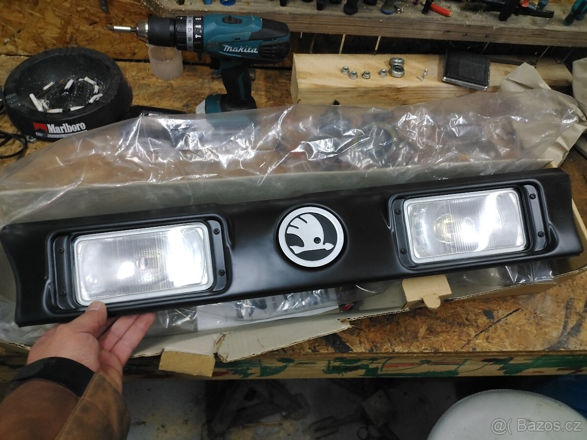 Přední maska škoda favorit