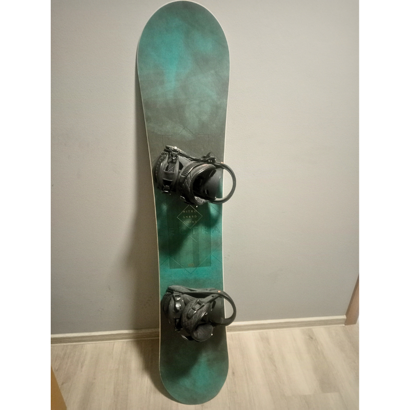 Snowboard NITRO Lectra vel.142+vázání