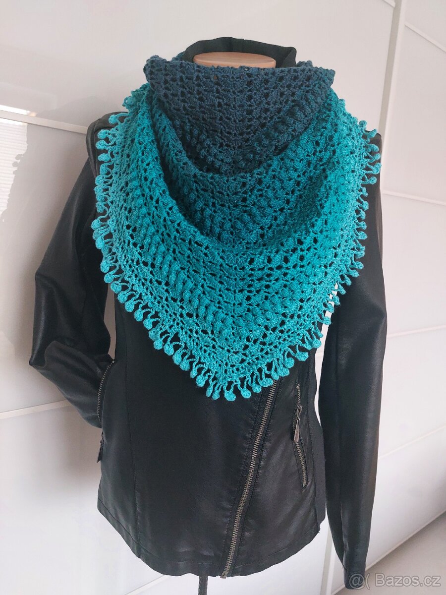 Ručně háčkovaný šátek 1