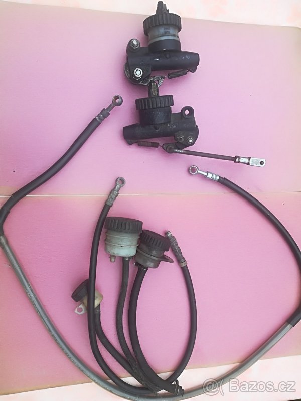 Zadni pumpa Brembo 2ks + 3 ks brzdove olejove nadrzky