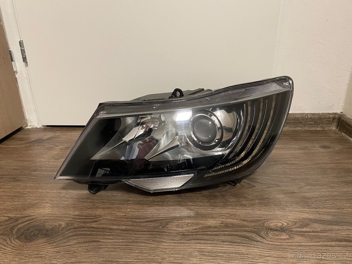 LEVÉ PŘEDNÍ BIXENON SVĚTLO SUPERB II 2013-2015 3T1941017H