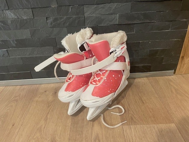 Dívčí lední brusle Crowned PRINCESS, v. 32-35