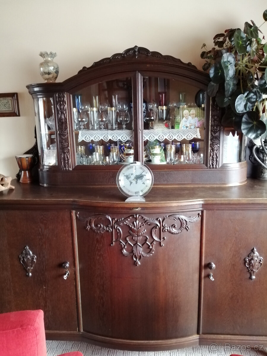 Starožitný nábytek