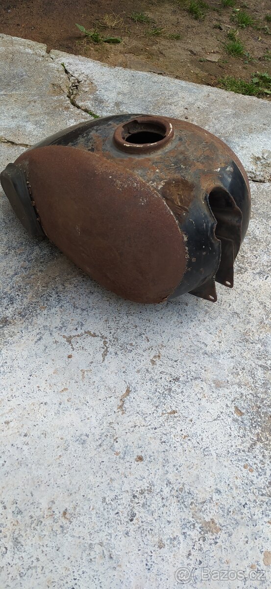 Prodam nadrz na CZ 125,150