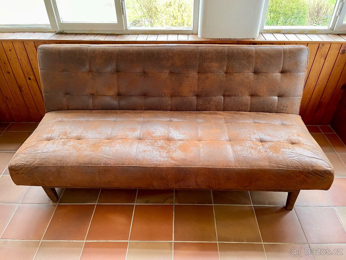 Designový gauč, koloniální styl