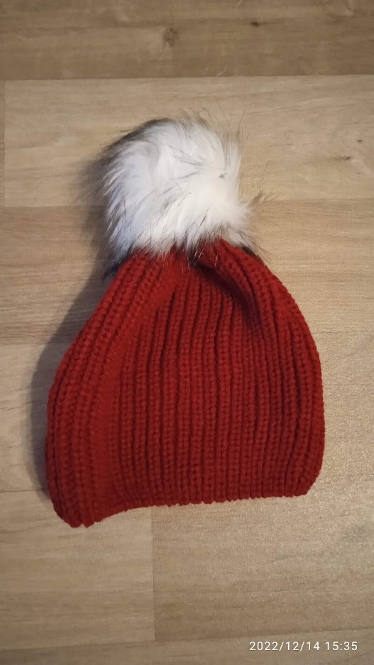 NOVÁ ZIMNÍ ČEPICE/KULICH S BAMBULÍ