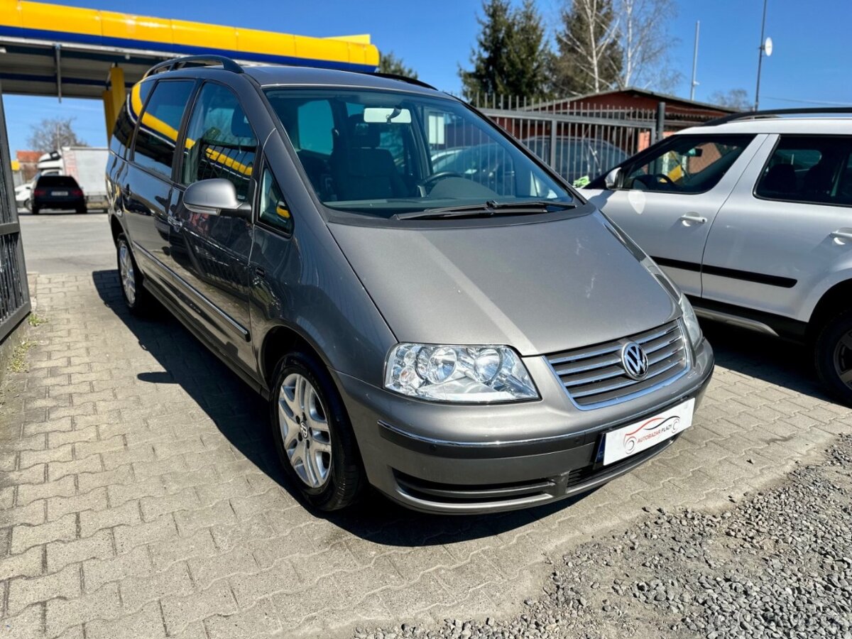 Volkswagen Sharan 1.9TDi 7MÍST, KRÁSNÝ STAV