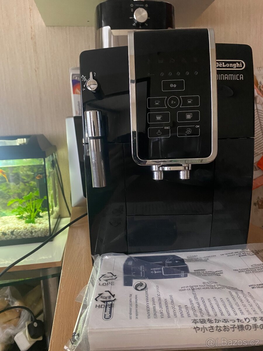 Kavovar Delonghi Dinamica