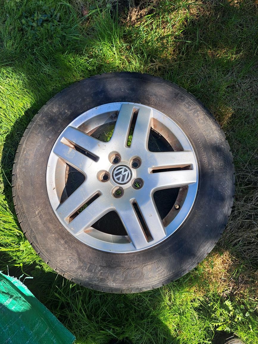 originální alu kola VW Golf IV včetně pneu
