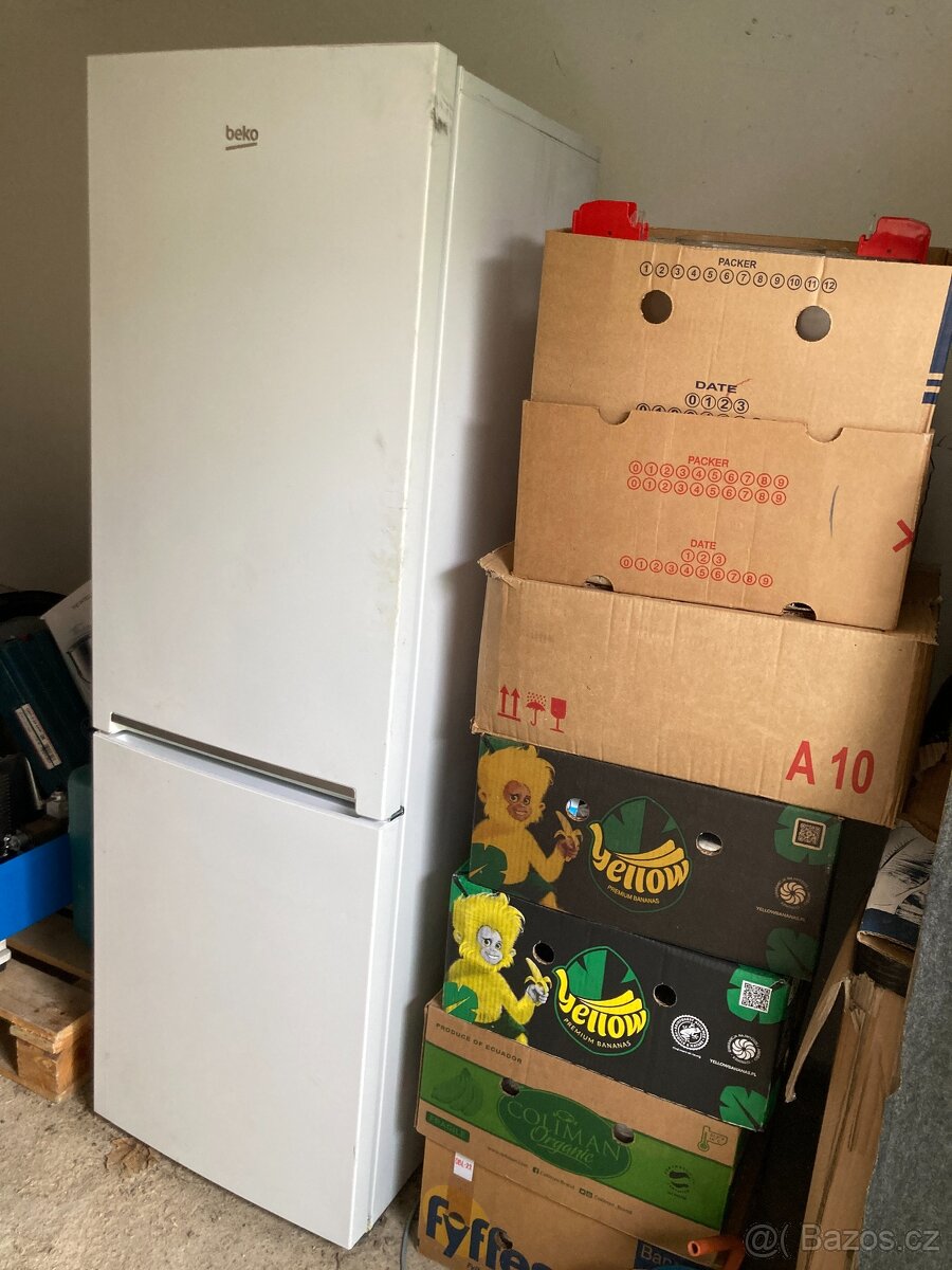 Lednice Beko K6330 - s mrazákem - 180 cm