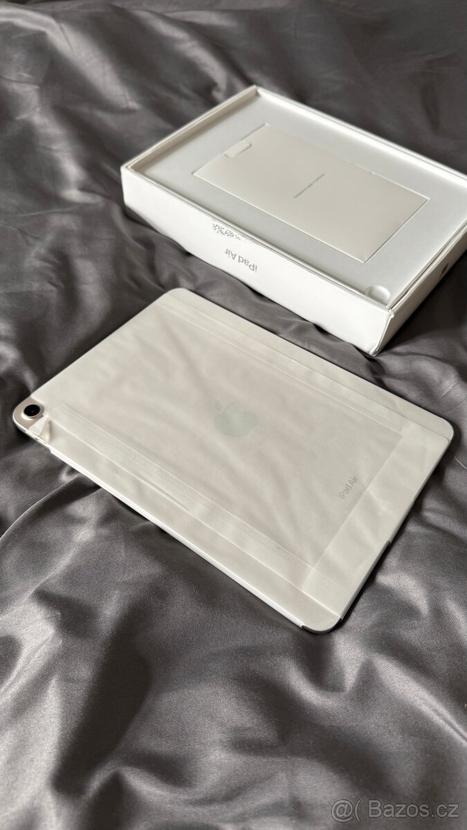 Apple IPad 11palcový Air 128GB M2 - hvězdně bílý