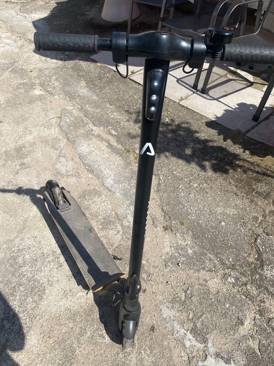 Elektrokoloběžka LAMAX