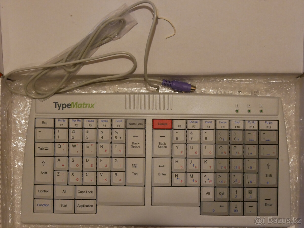 ergonomická klávesnice TypeMatrix, zánovní