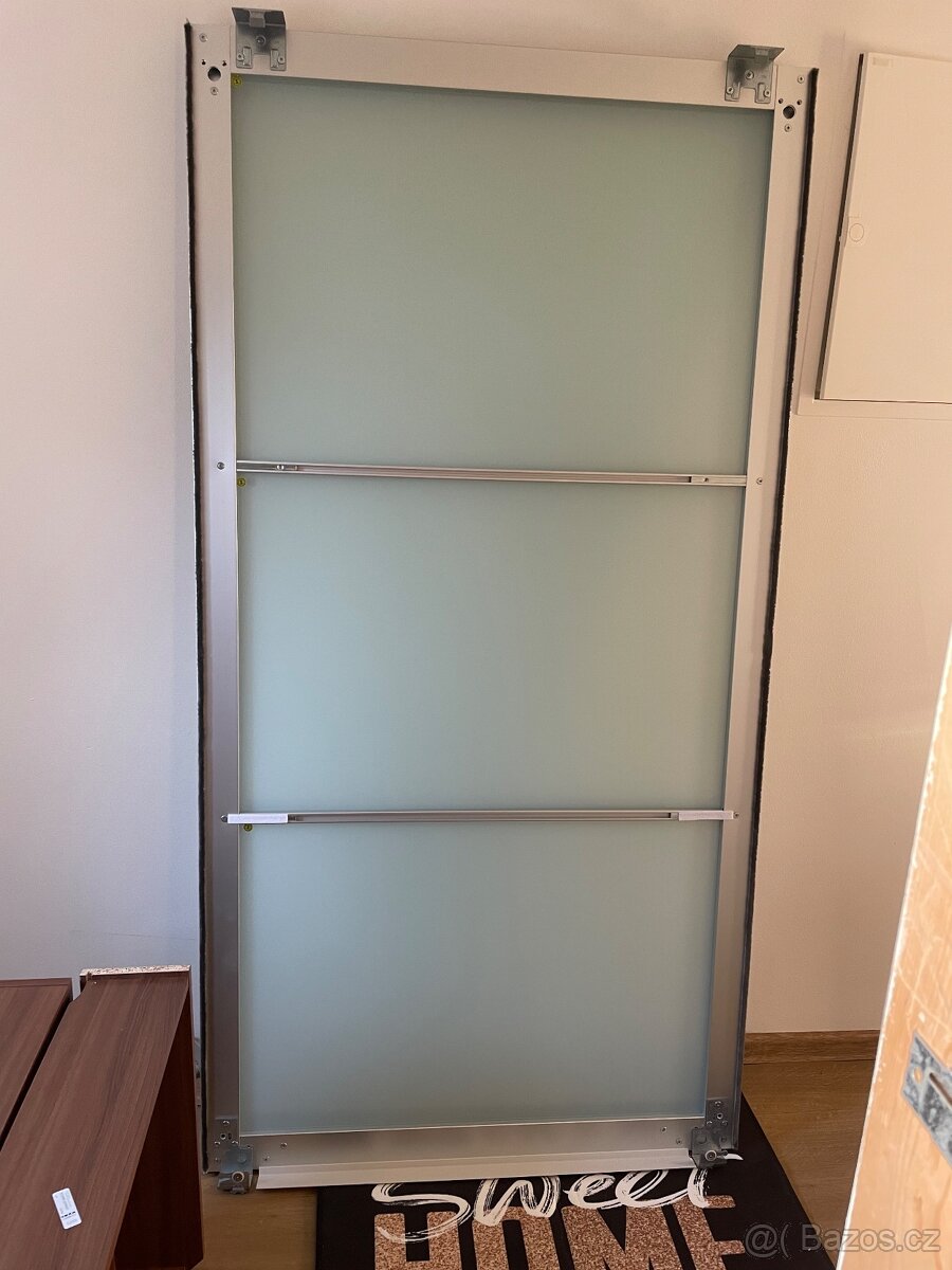 Šatní skříň IKEA