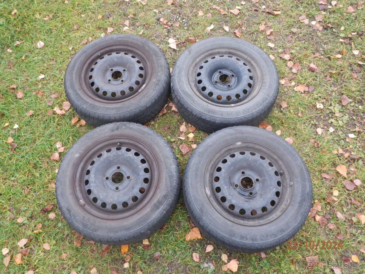 4xObutá zimní sada kol na ŠKODA CITIGO BARUM 165/70 R14