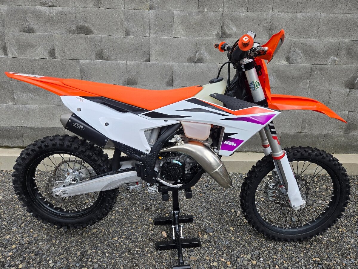 Ktm XC125 , r.2024 , najeto pouze 38Mth , TOP stav