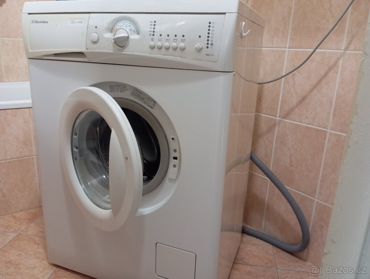 ELEKTROLUX PRAČKA