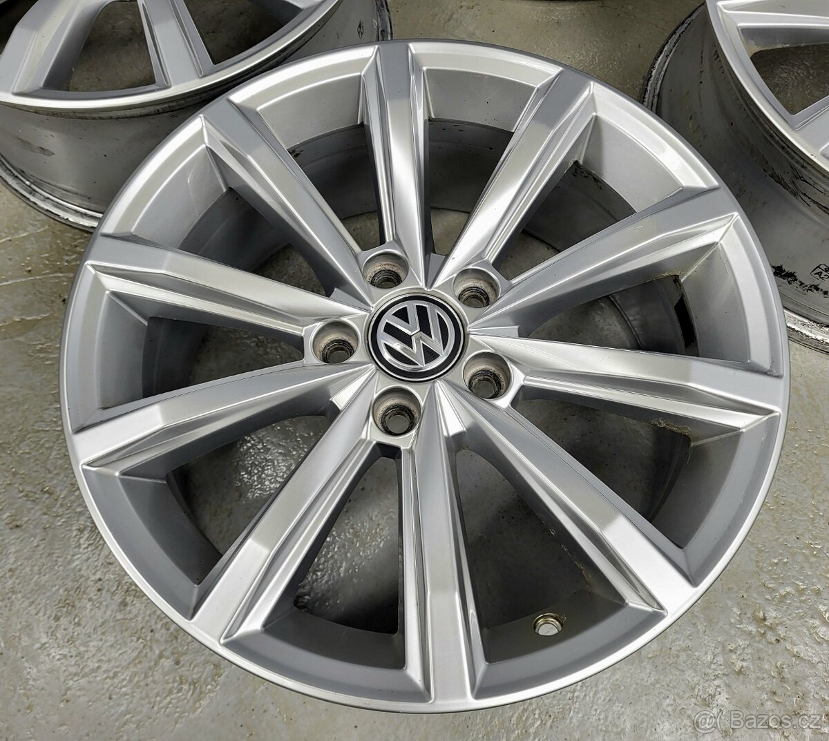 Originál 17" VW London 5x112 Passat B8