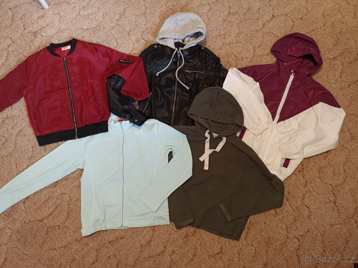 Bomber a světlá mikina