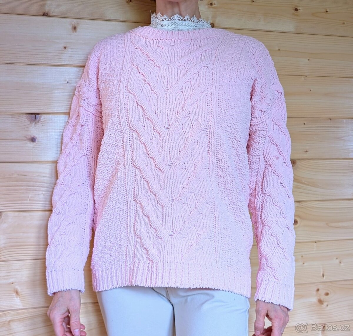 Nový růžový svetr