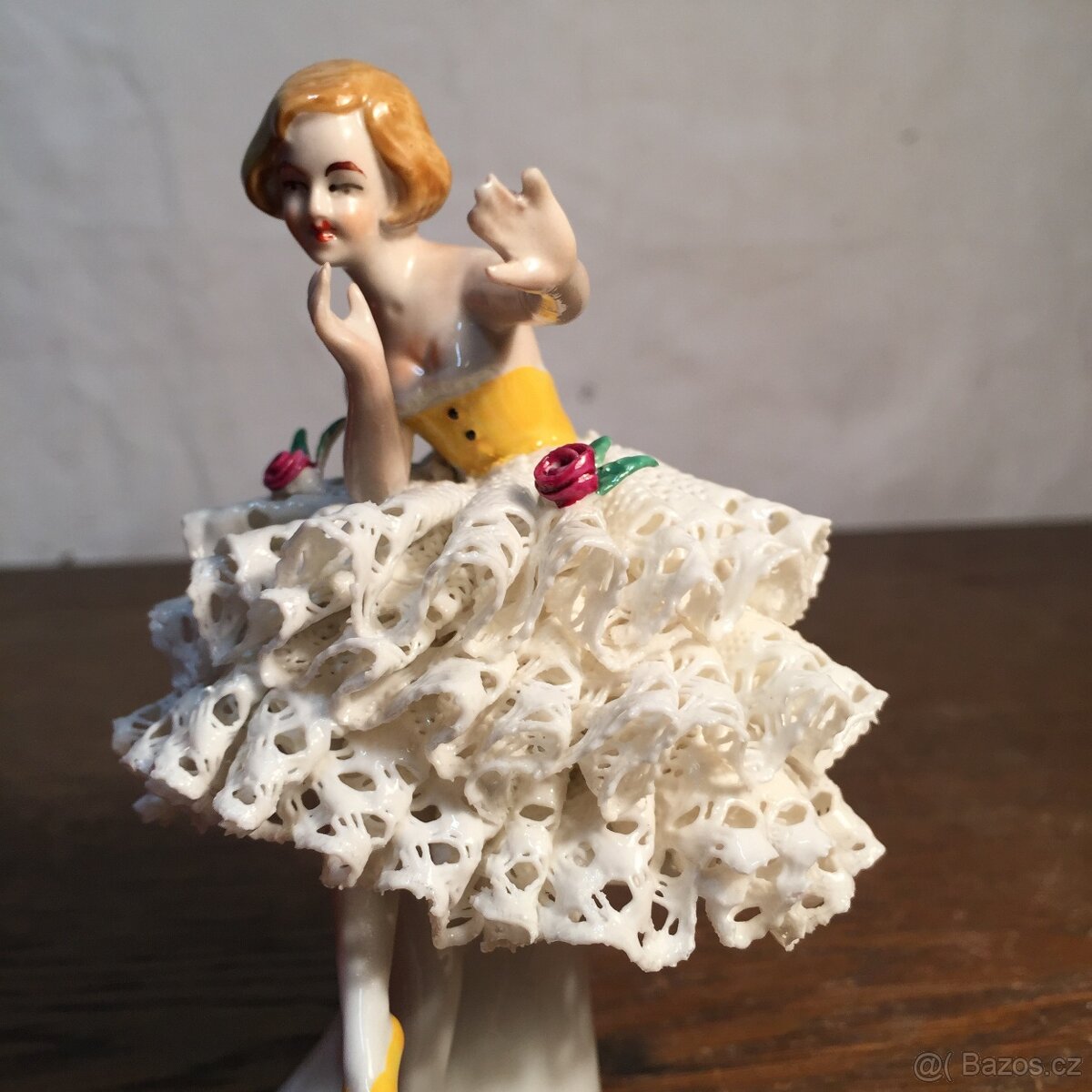krajková porcelánová panenka tanačnice Dresden