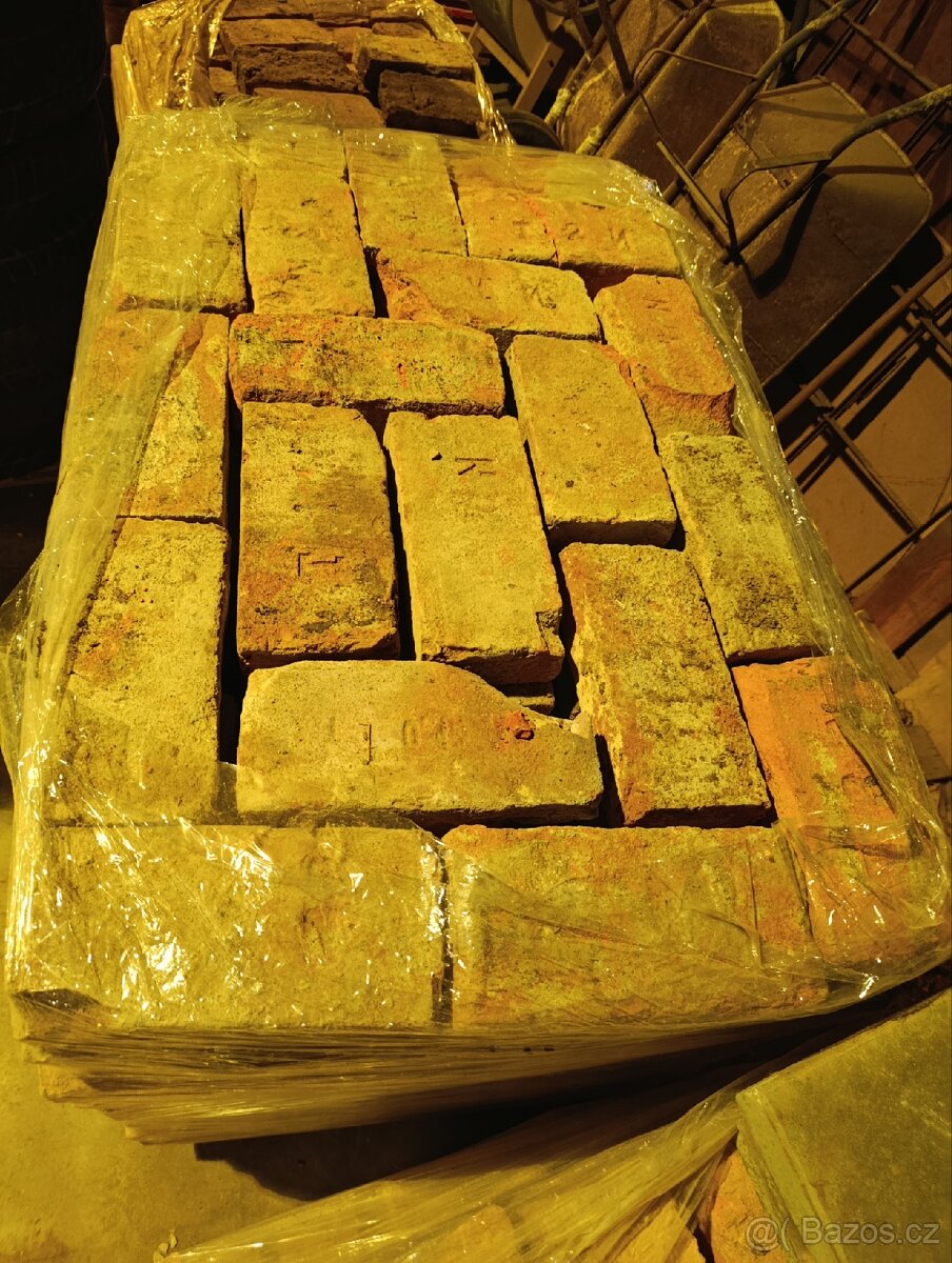 Staré pálené cihly