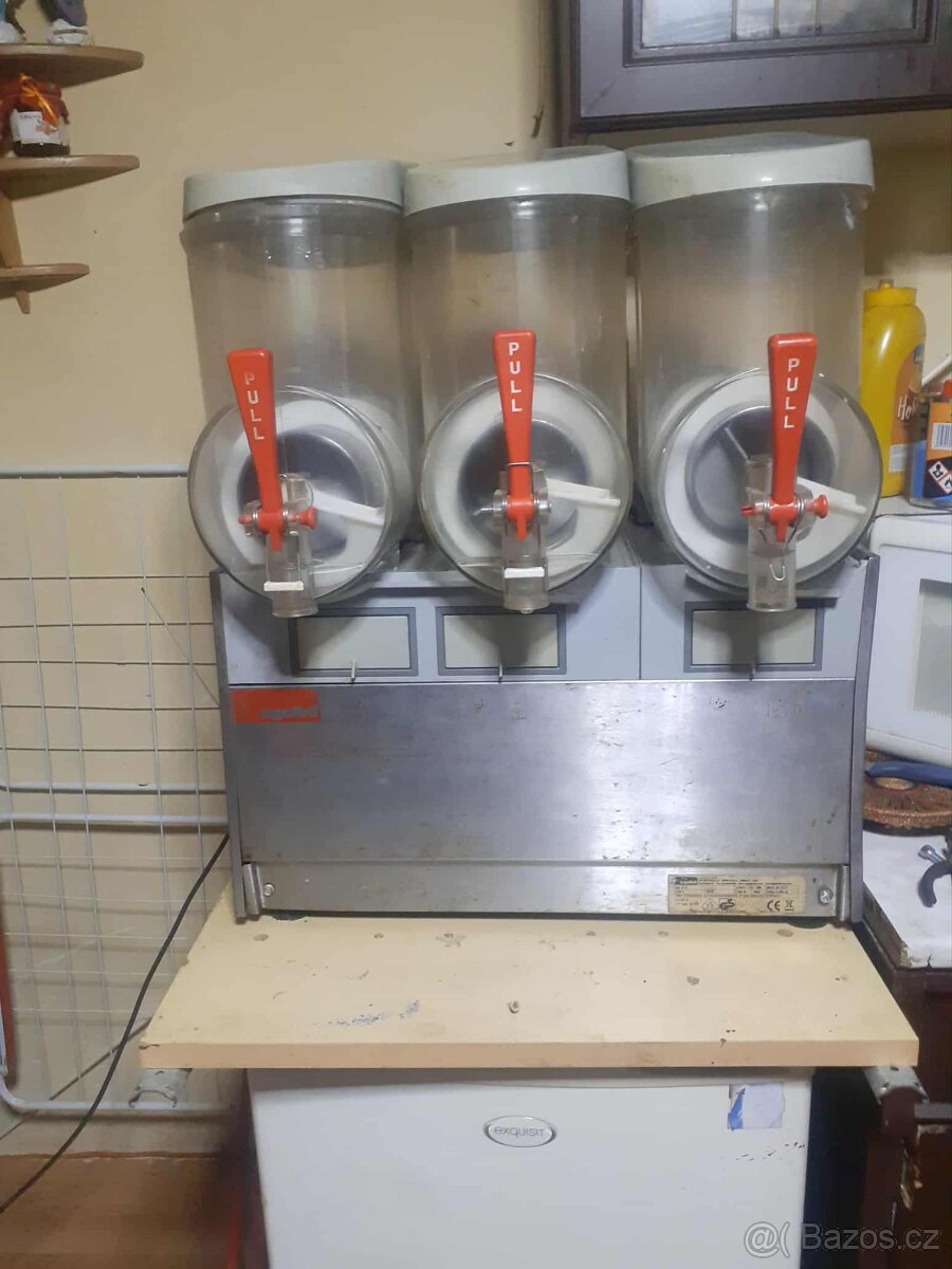 výrobník ledové tříště