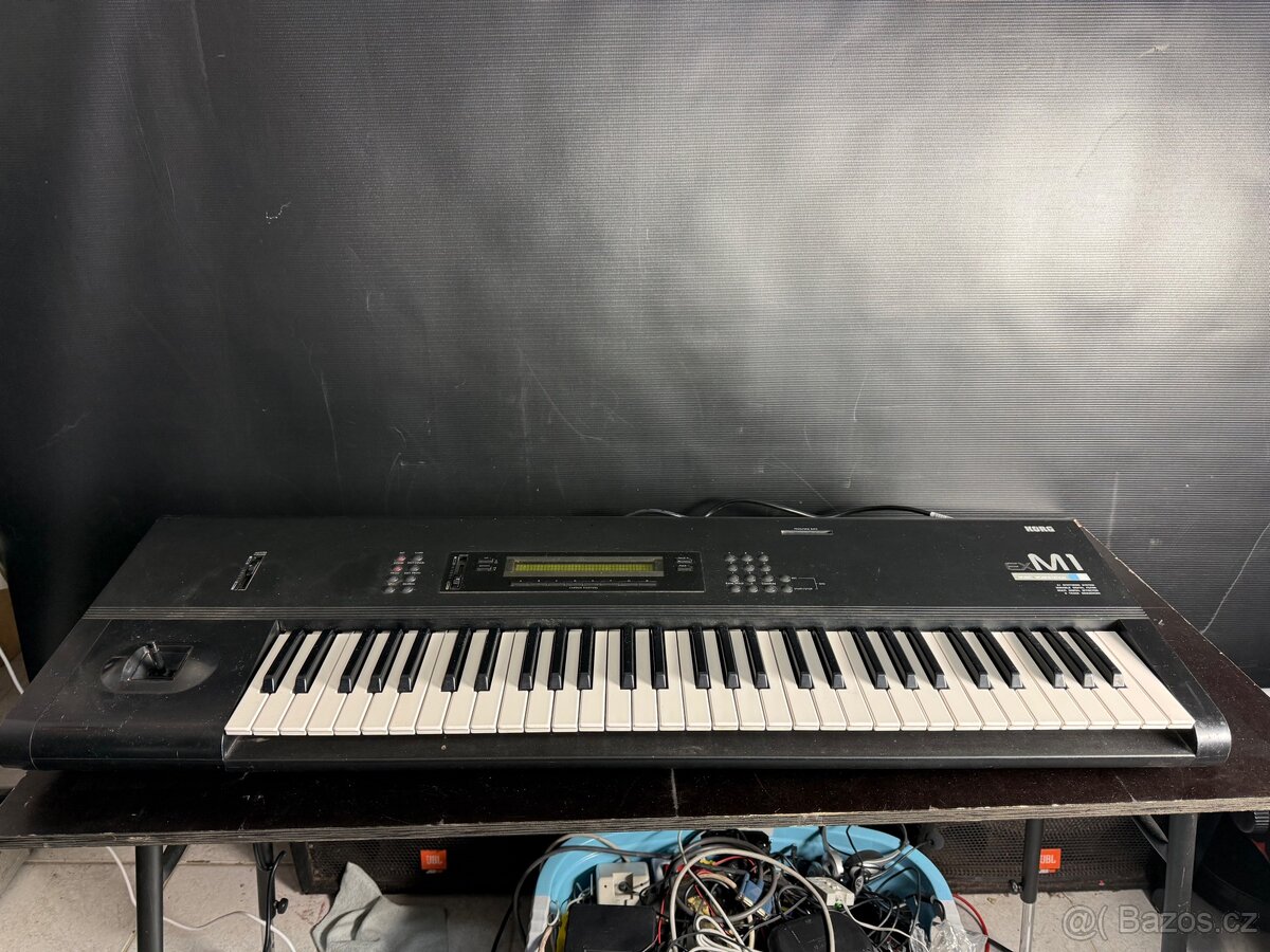 KORG M1 EX SYNTH WORKSTATION