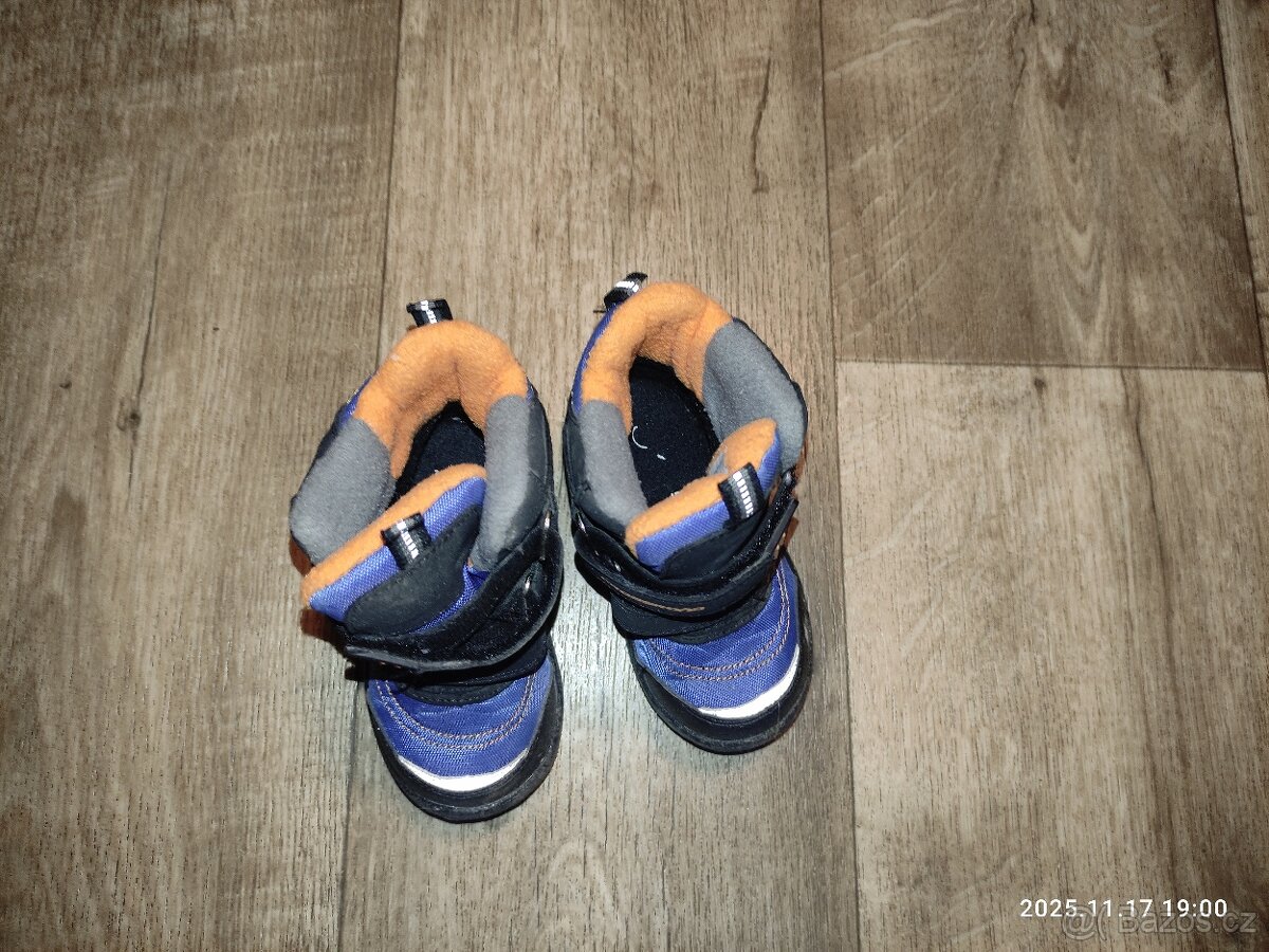 Prodám chlapecké boty vel 21-23