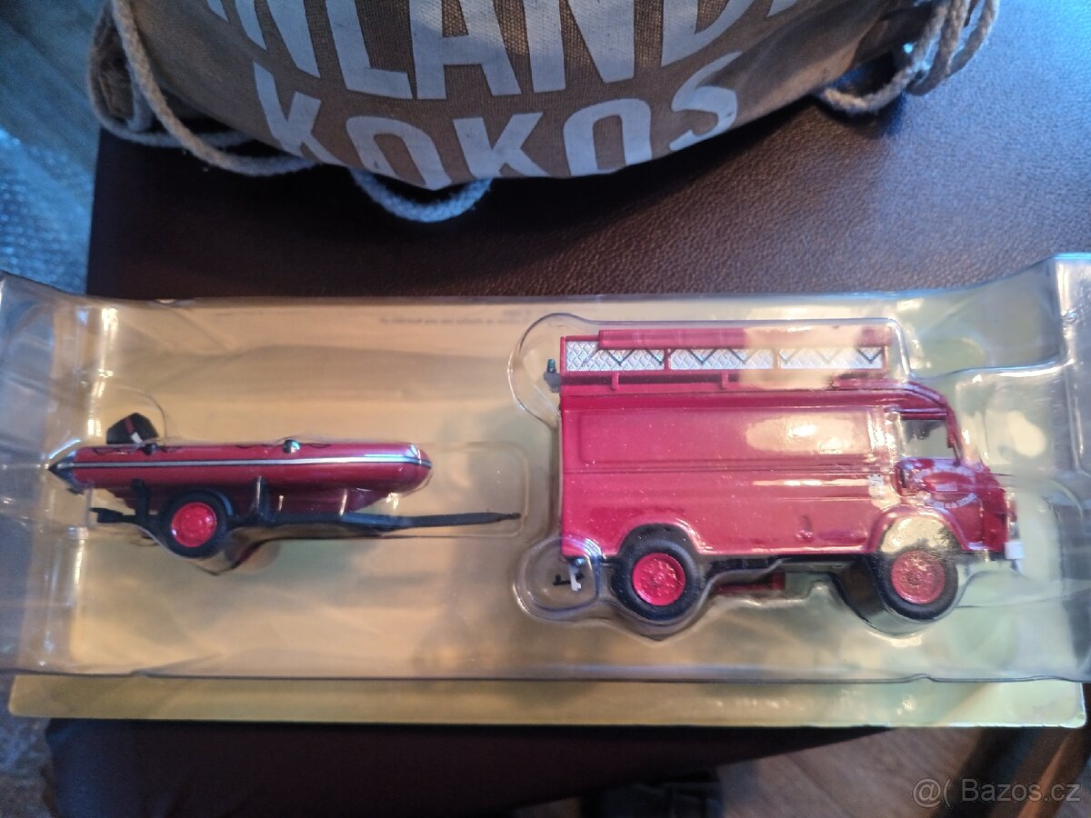 Saviem/ Avia furgon 1:43 Hachette hasiči