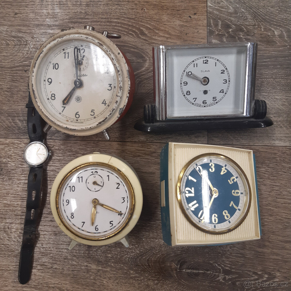 Budíky-4ks a hodinky