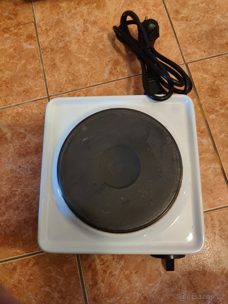 Malý elektrický vařič