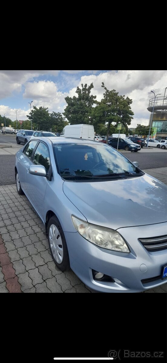 Toyota Corolla - modrá metalíza