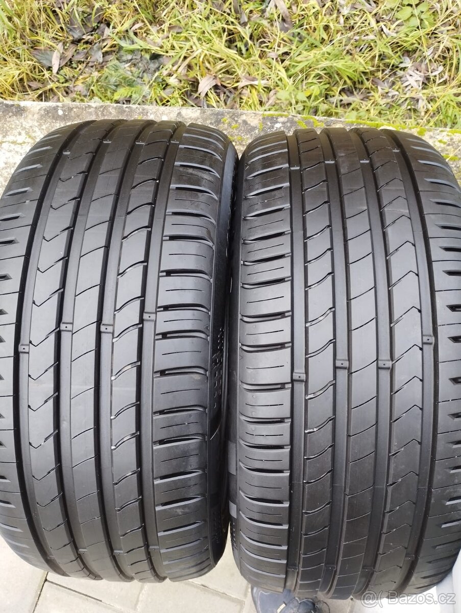 Kumho Solus HS51 245/45 ZR17 95W