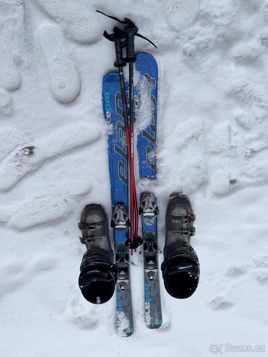 Lyže + lyžařské boty + hůlky