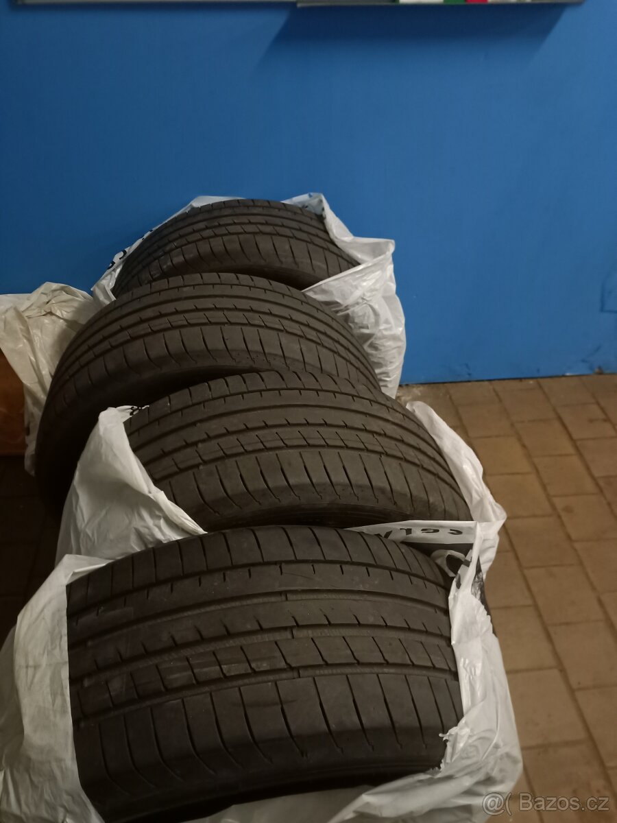 285/40r 21 Goodyear EAGLE f1