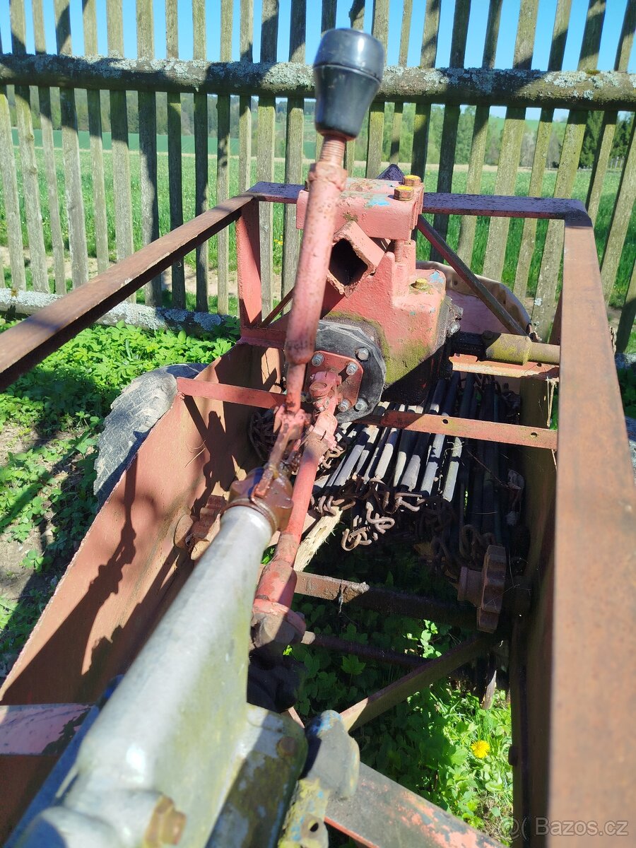 Jednořádkový tek na brambory