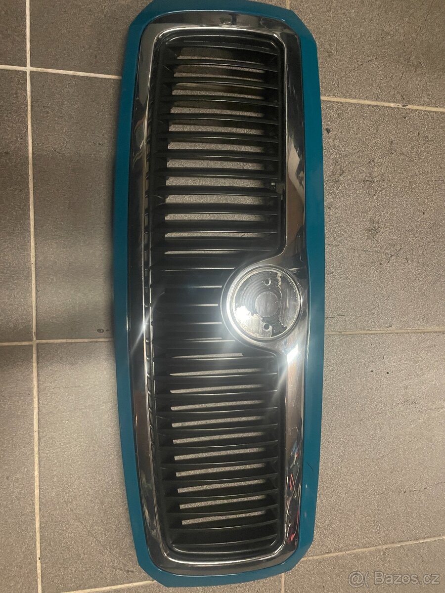 Predám originál prednú masku na Škoda Fabia 1 v zelene