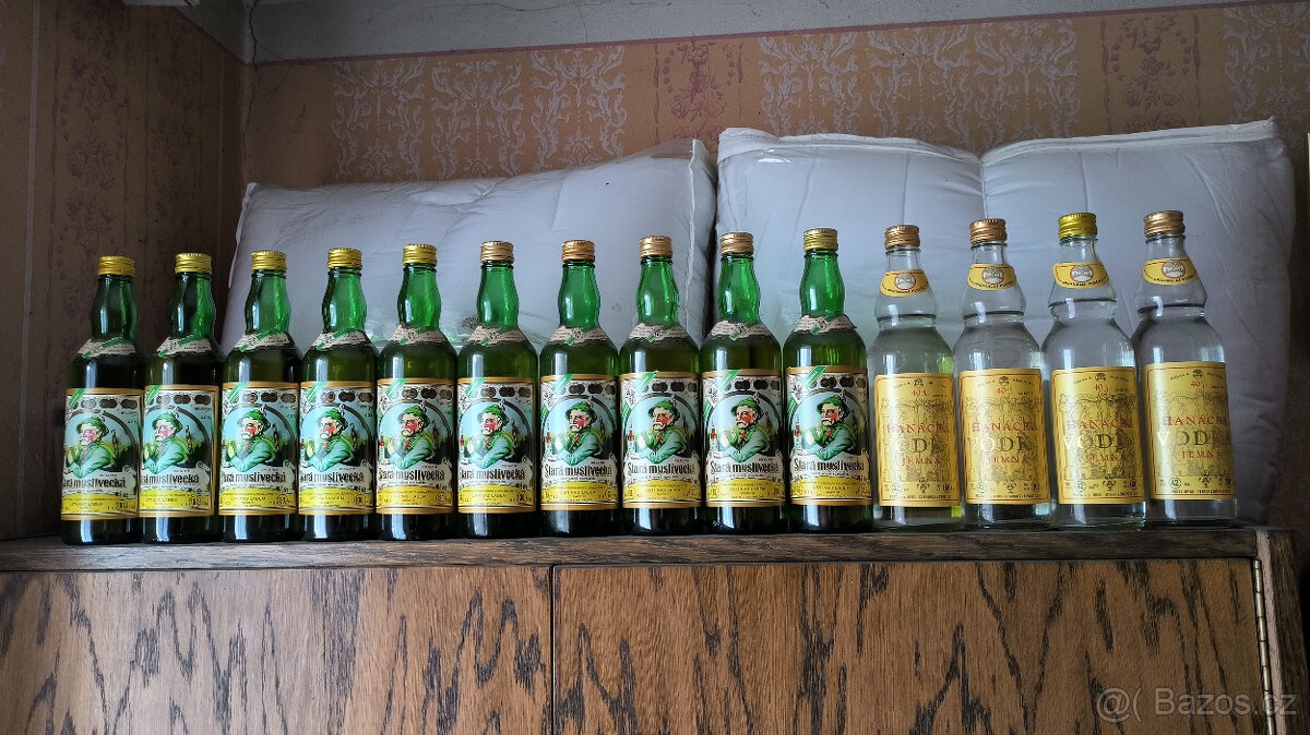 Alkohol - vodka, griotte - starý, historický, retro alk.