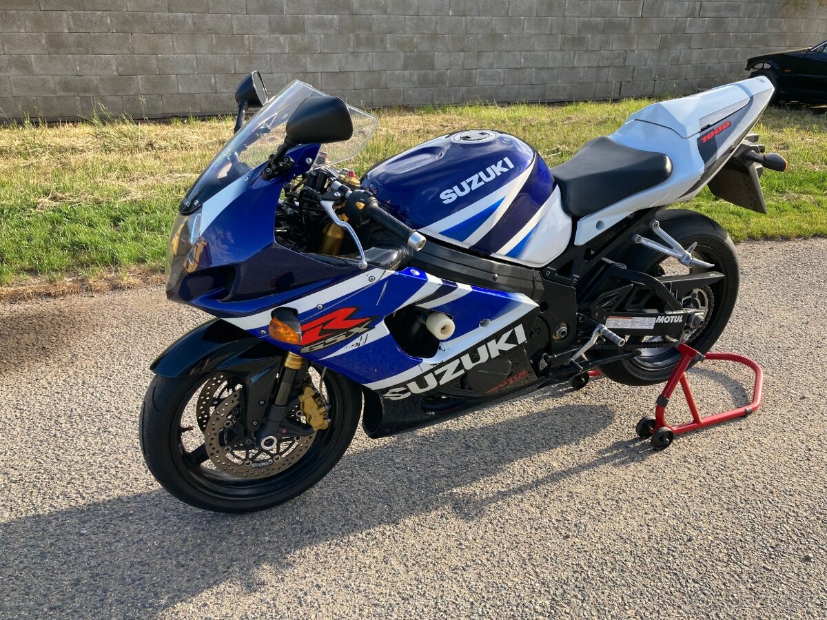 Rozprodam na nahradni dily SUZUKI GSX-R 1000 K3/K4
