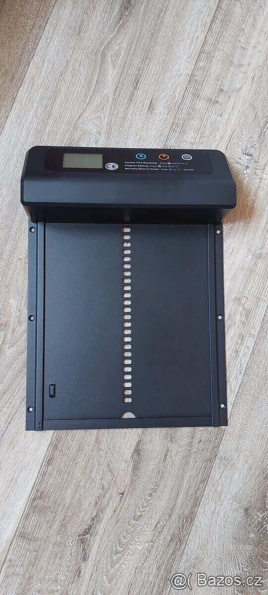 Automaticke dvirka ke kurniku