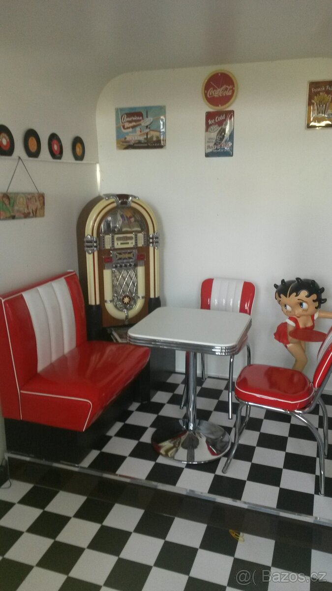 us diner , jídelna, sedačka, stolek