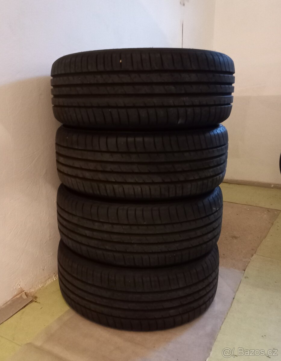 235/55/R18