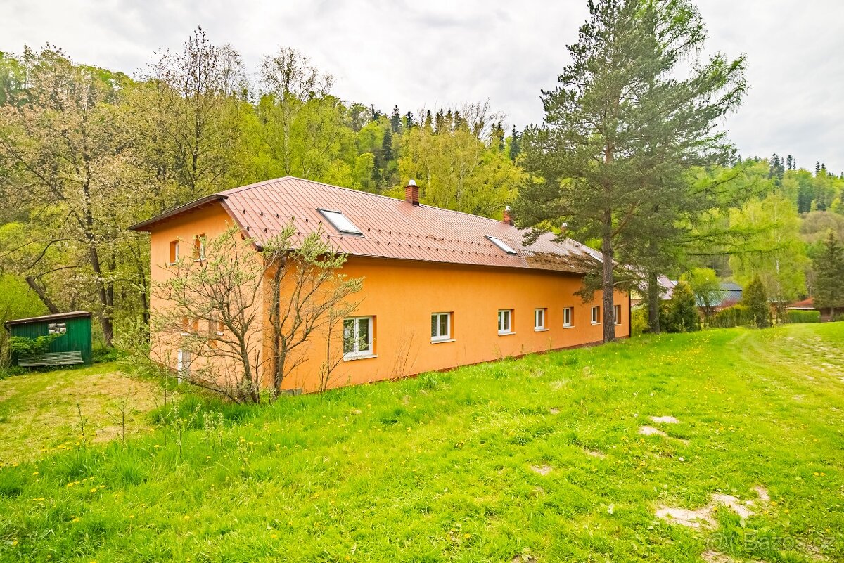 Prodej chaty s 3 apartmány, 231 m, pozemek 688 m