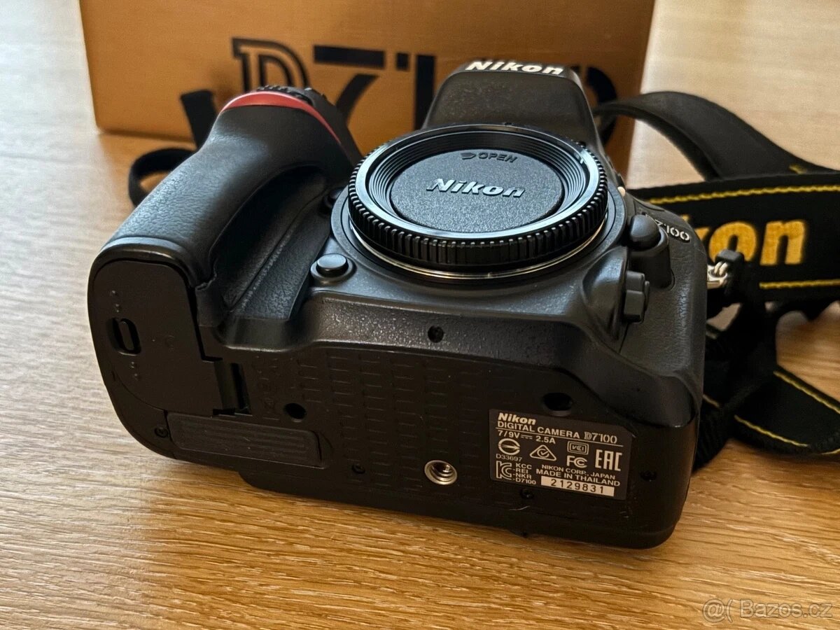 Nikon D7100 24,1 MP digitálni zrcadlovka, pouze tělo