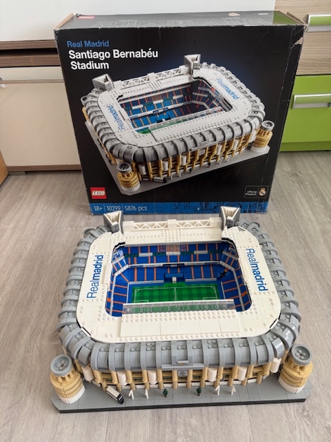 LEGO® Icons 10299 Santiago Bernabéu Stadium