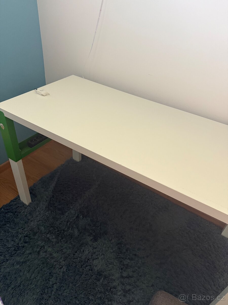 Psací rostoucí stůl IKEA