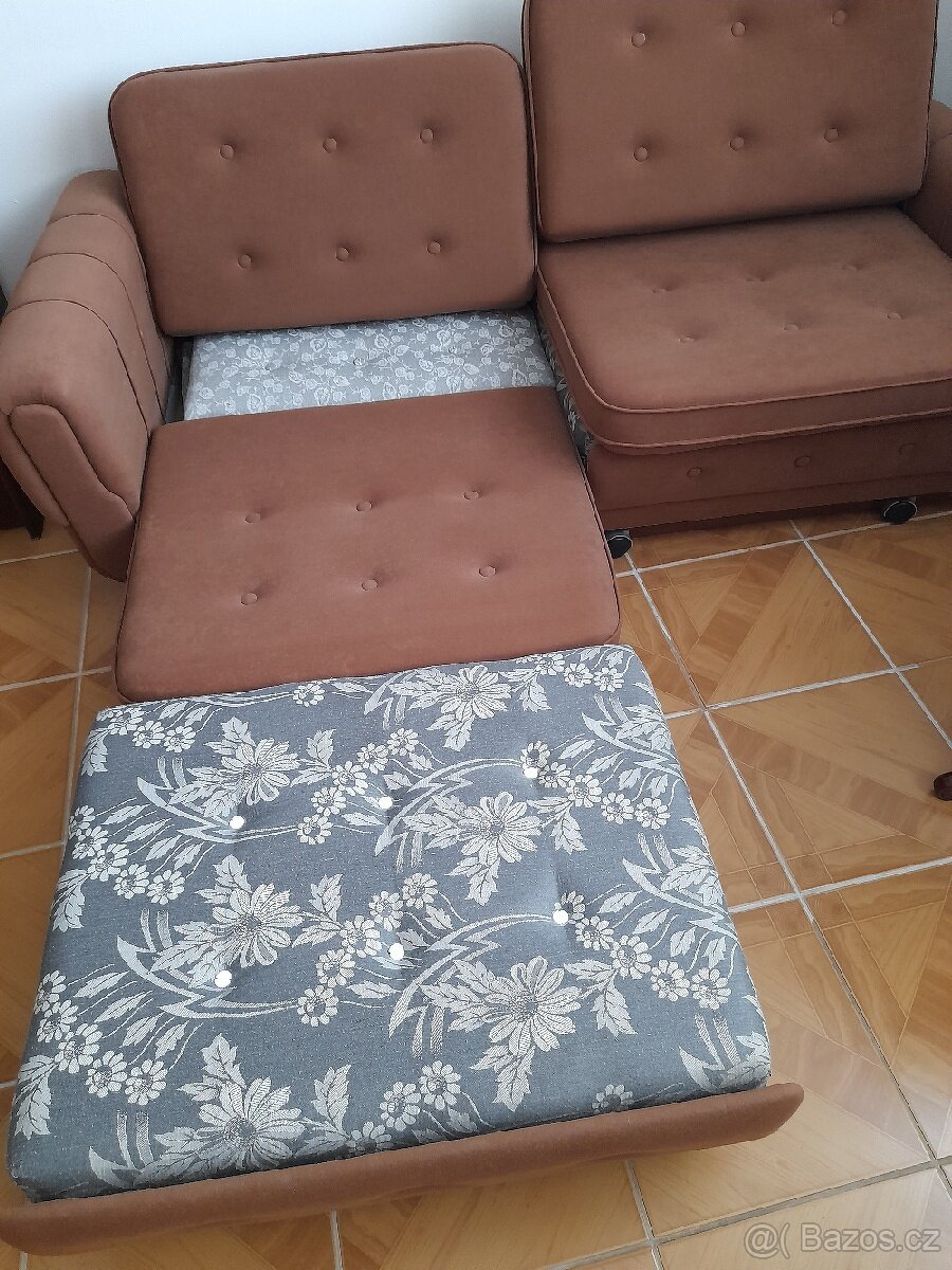 Rozkládací Gauč