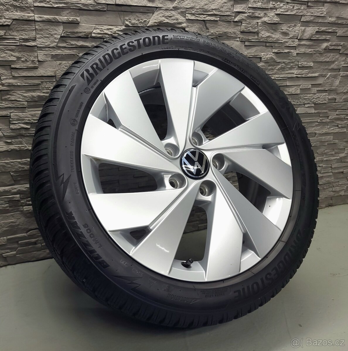 17" Originál VW Belmont Golf 8 5x112 zimní pneu 6-7mm
